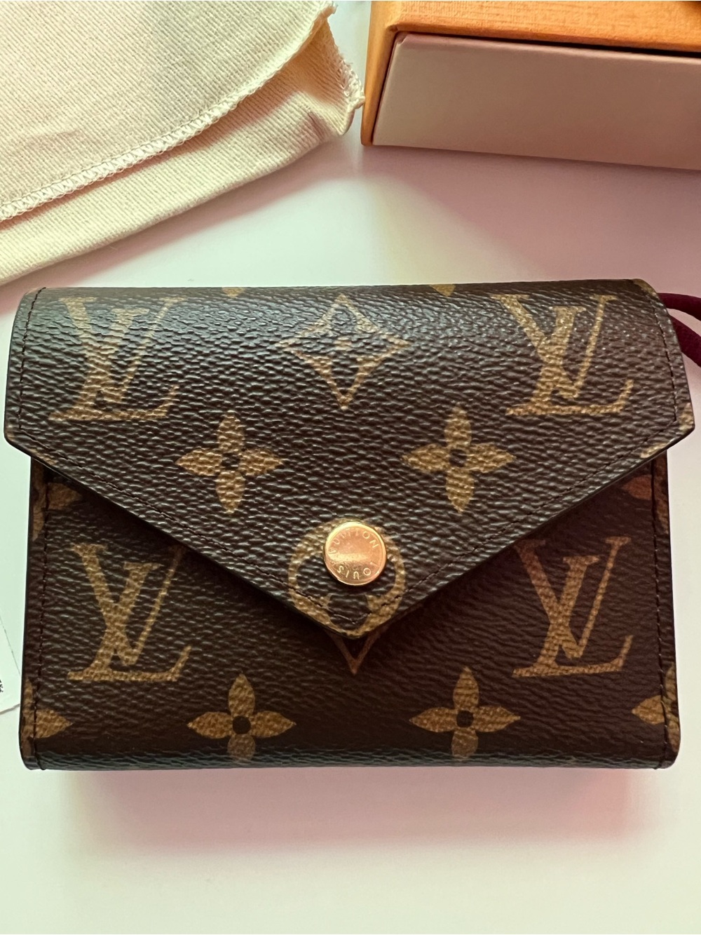 LOUIS VUITTON Victorine Wallet Monogram Fuchsia Interior MSRP $605 - Picture 3 of 16